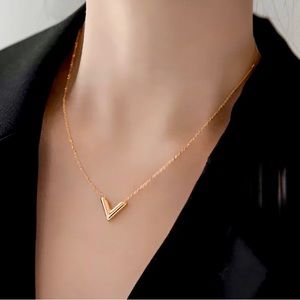 Gold V necklace